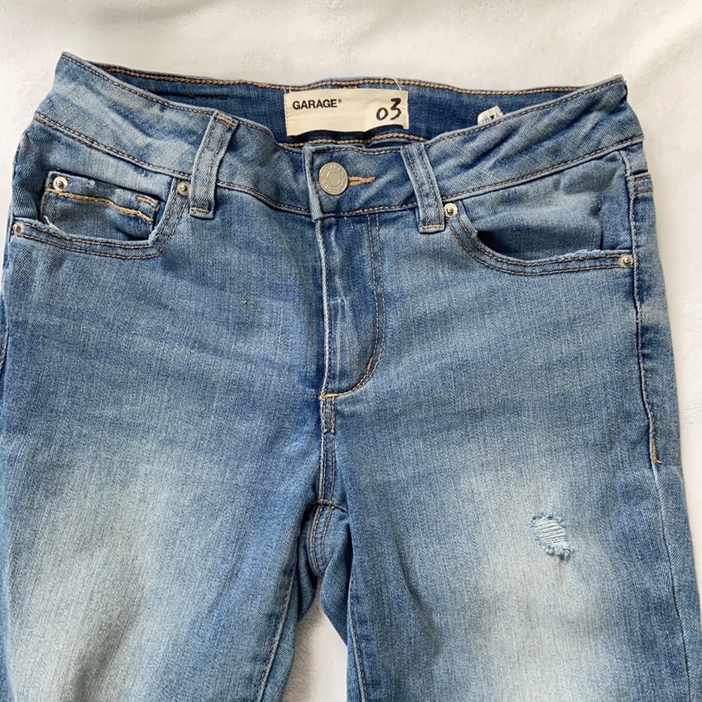 Distressed ripped jeans - Picture 2 of 4